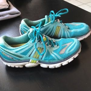 Brooks Running Shoes || pure cadence teal-green